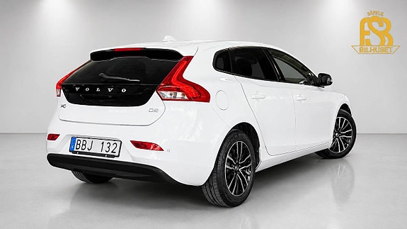 Volvo V40 4 of 5