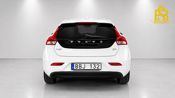 Volvo V40 7 of 14