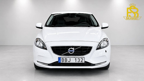 Volvo V40 6 of 14