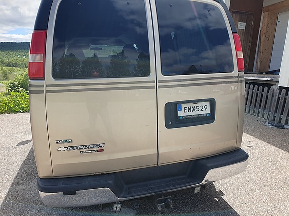 Chevrolet Express 4 of 5