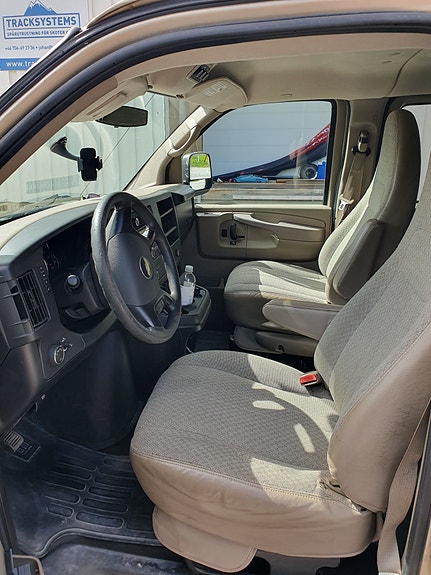 Chevrolet Express 5 of 5