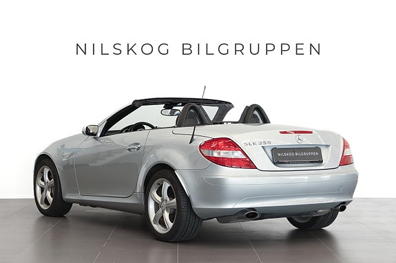 Mercedes-Benz SLK350 5 of 5