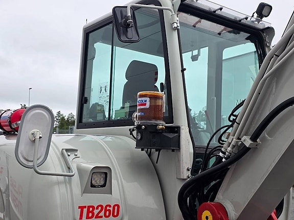 Takeuchi TB 260 7 of 10