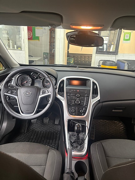 Opel Astra 5 of 5