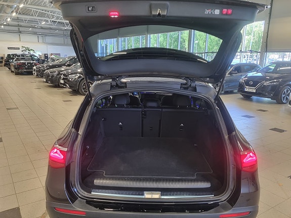 Mercedes-Benz E300 de 6 of 16