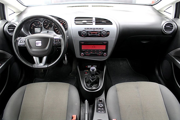 Seat Leon 9 of 19