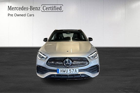 Mercedes-Benz GLA200 14 of 26