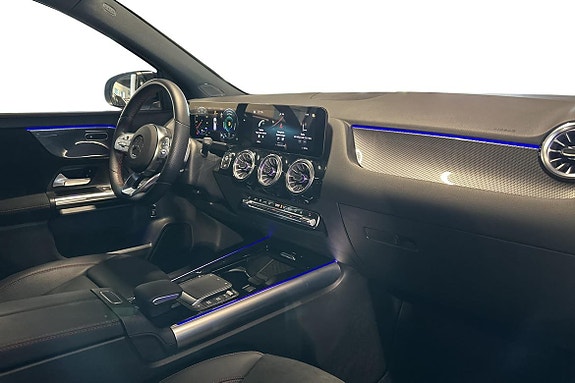 Mercedes-Benz GLA200 9 of 26