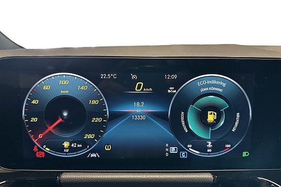 Mercedes-Benz GLA200 13 of 26