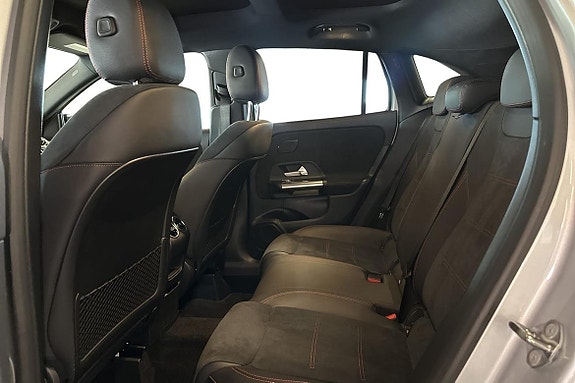 Mercedes-Benz GLA200 11 of 26