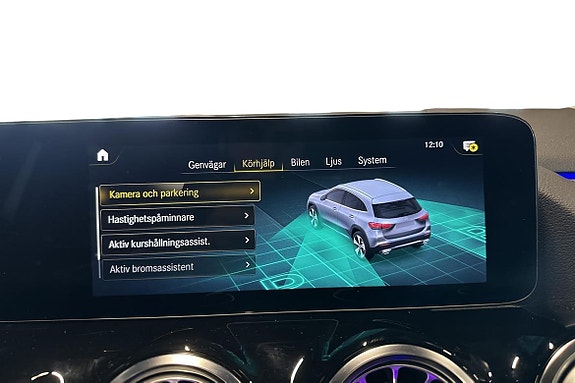 Mercedes-Benz GLA200 22 of 26