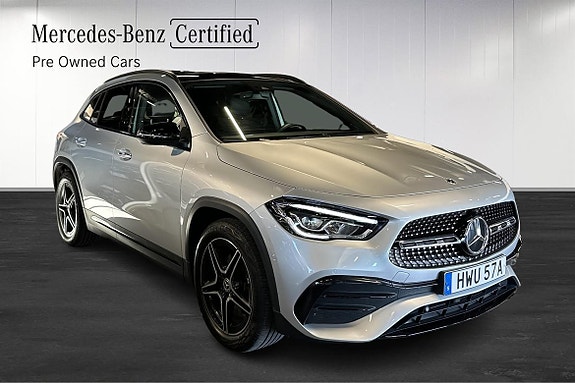 Mercedes-Benz GLA200 2 of 5