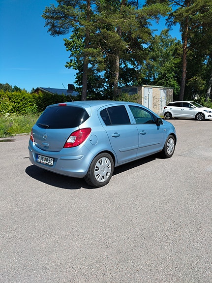 Opel Corsa 2 of 5