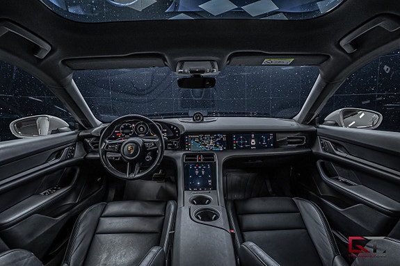 Porsche Taycan 4S 18 of 23
