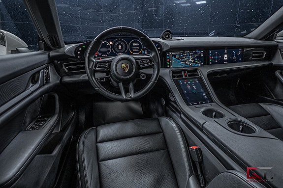 Porsche Taycan 4S 11 of 23