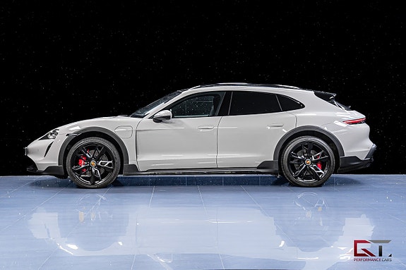 Porsche Taycan 4S 4 of 23