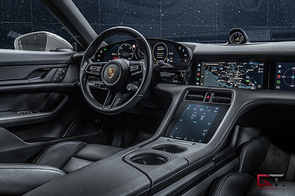 Porsche Taycan 4S 20 of 23