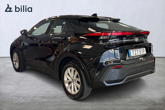 Toyota C-HR 2 of 5