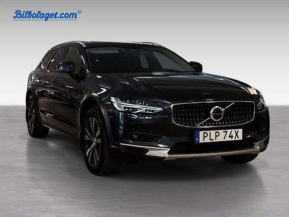 Volvo V90 Cross Country 3 of 5