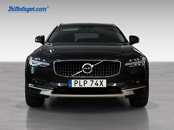 Volvo V90 Cross Country 2 of 5