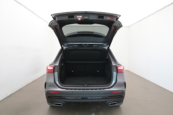 Mercedes-Benz GLA250 e 20 of 27