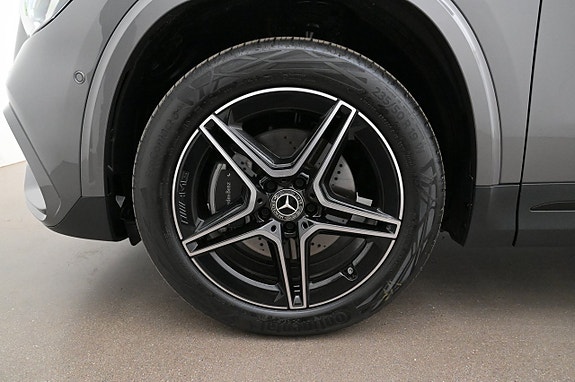 Mercedes-Benz GLA250 e 27 of 27