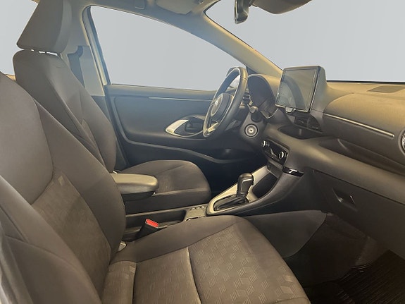 Toyota Yaris 6 of 16