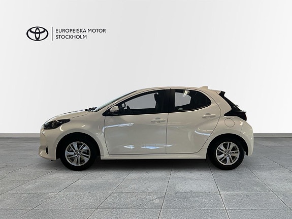 Toyota Yaris 3 of 16