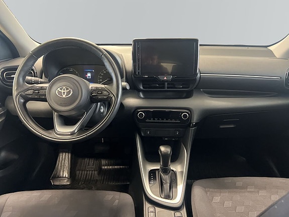 Toyota Yaris 8 of 16