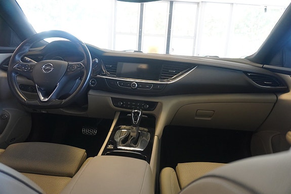 Opel Insignia Country Tourer 8 of 9
