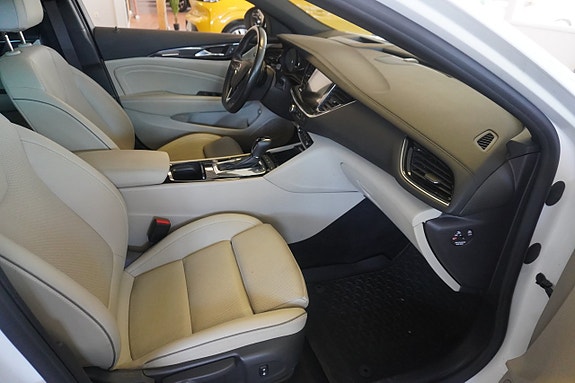 Opel Insignia Country Tourer 7 of 9