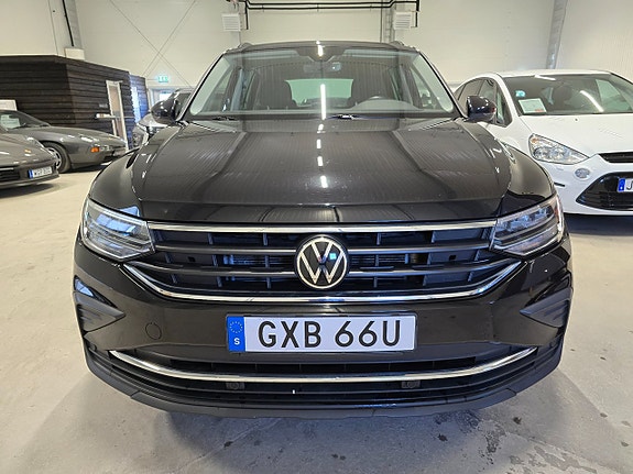 Volkswagen Tiguan 3 of 5