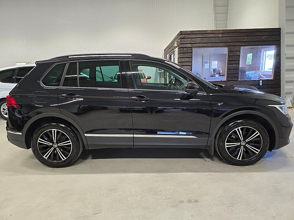 Volkswagen Tiguan 4 of 5
