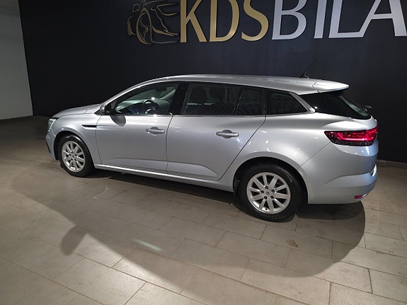 Renault Megane IV 3 of 5