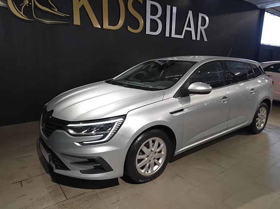Renault Megane IV 2 of 5
