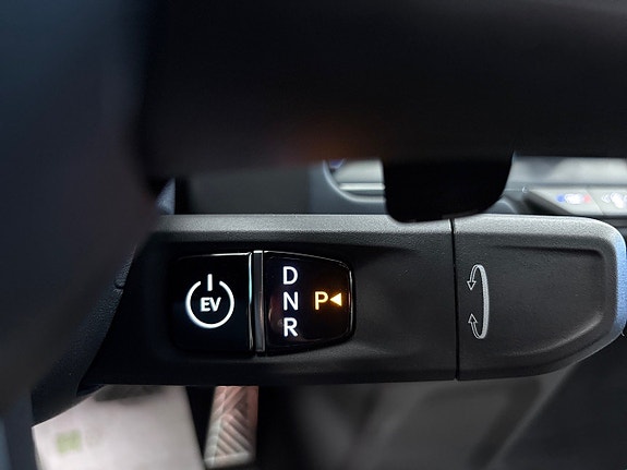 Kia EV9 12 of 17