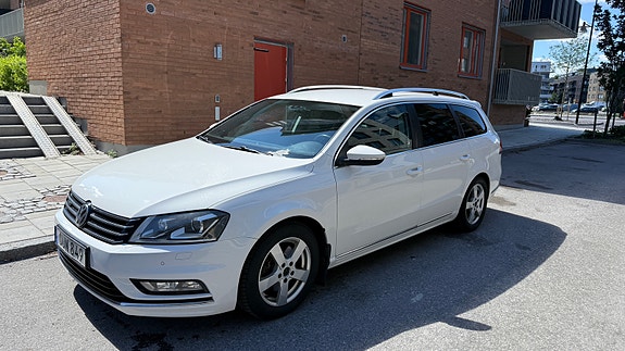 Volkswagen Passat 2 of 5