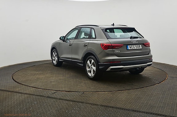 Audi Q3 2 of 5