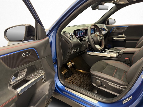 Mercedes-Benz GLB200 13 of 30