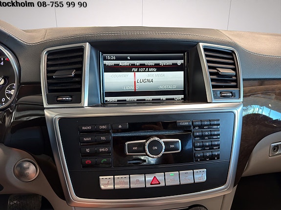 Mercedes-Benz GL350 16 of 24