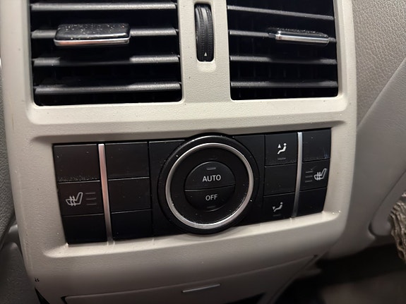 Mercedes-Benz GL350 20 of 24