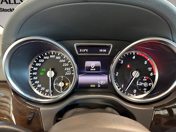 Mercedes-Benz GL350 17 of 24