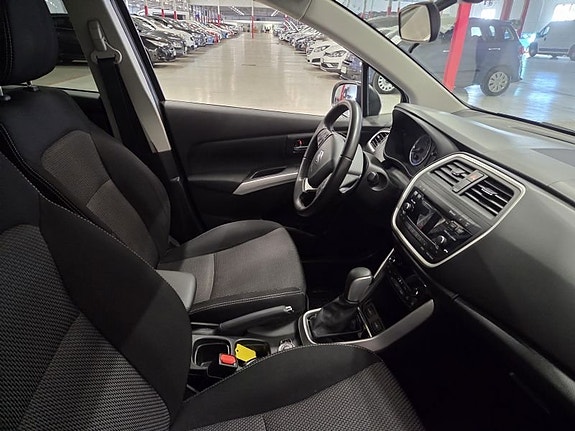 Suzuki SX4 4 of 10