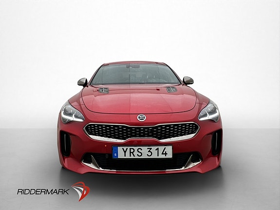 Kia Stinger 2 of 5