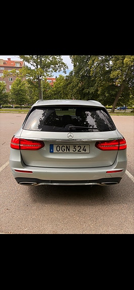 Mercedes-Benz E220 4 of 8