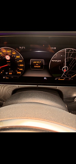 Mercedes-Benz E220 7 of 8