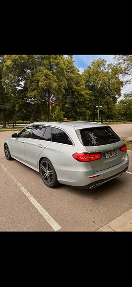 Mercedes-Benz E220 3 of 8