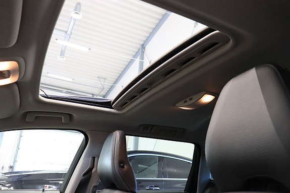 Volvo XC70 27 of 29