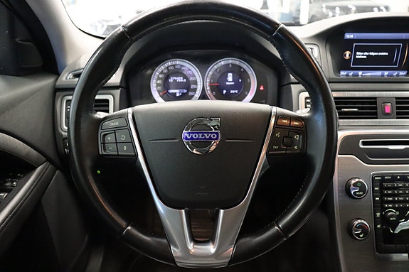 Volvo XC70 16 of 29