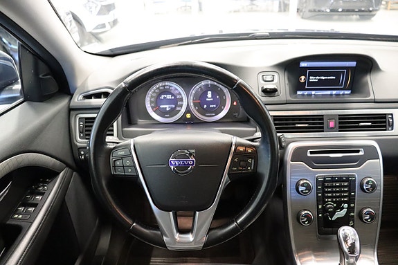 Volvo XC70 15 of 29
